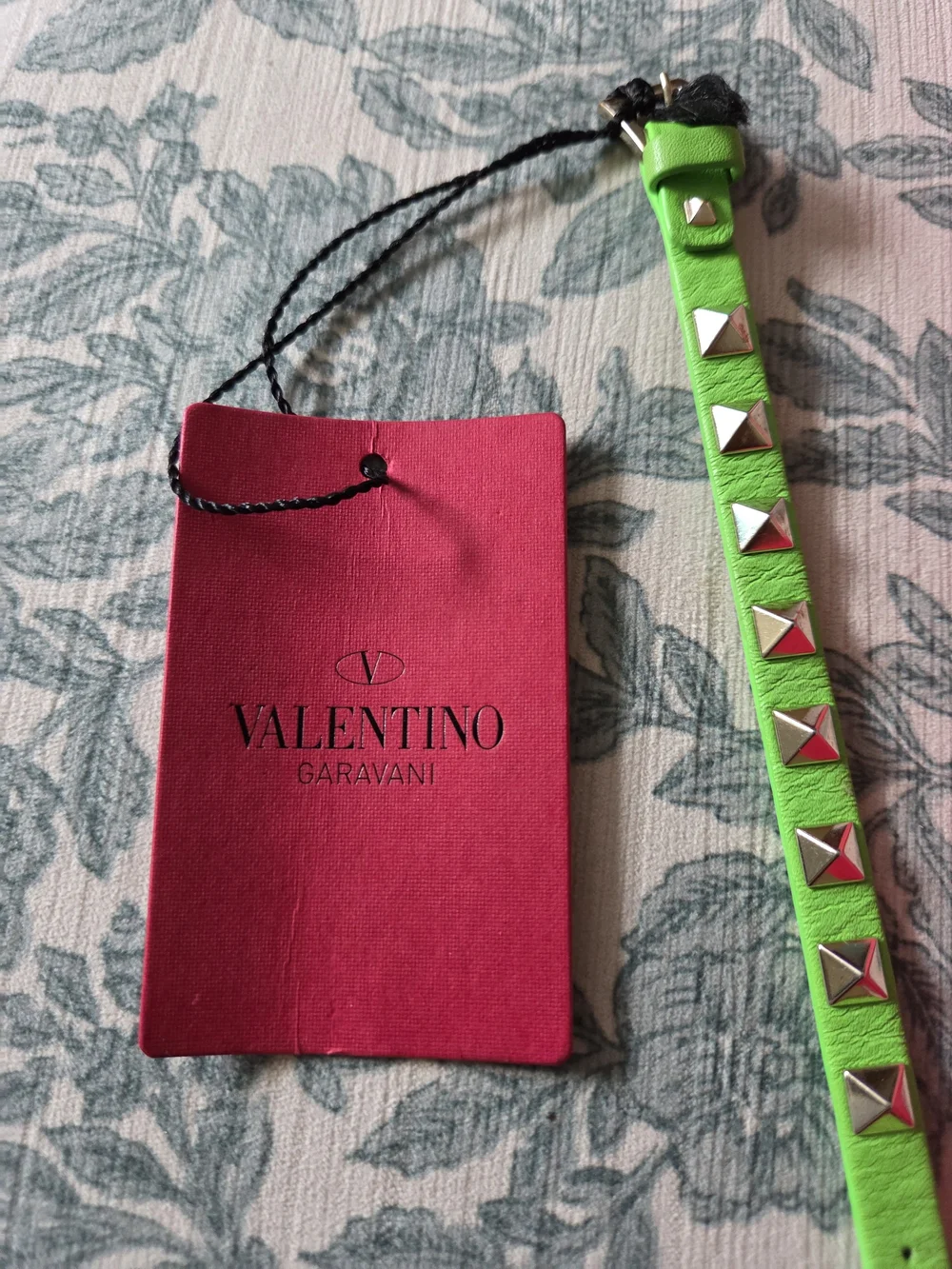 💚✨️Authentic Valentino Garavani Lime Rockstud Leather Bracelet✨️💚